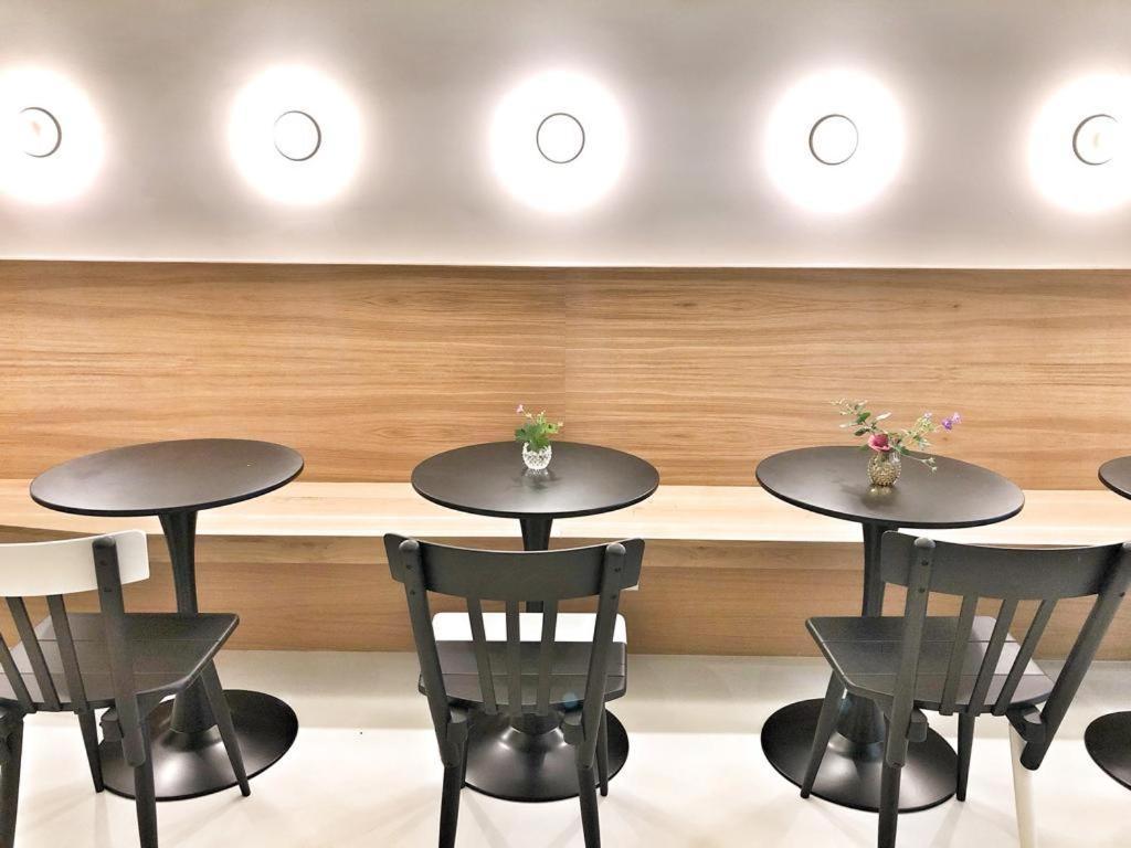 Grosszuegiges Apartment Mit Lounge Naehe Naschmarkt Vienna Esterno foto