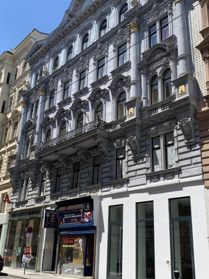 Grosszuegiges Apartment Mit Lounge Naehe Naschmarkt Vienna Esterno foto